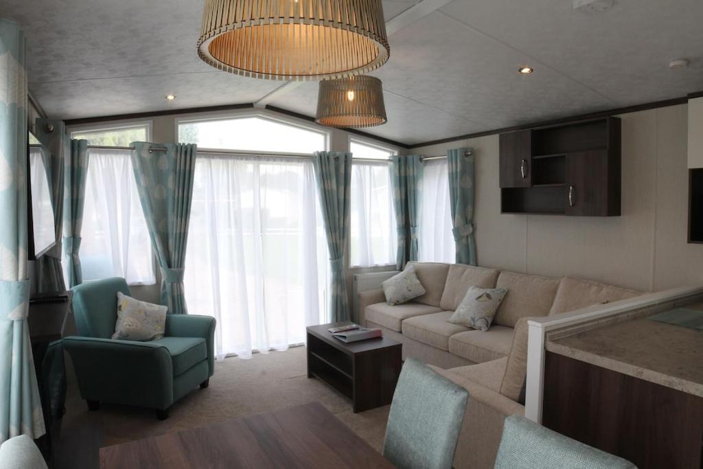 Countryside Holiday Park By The River Nr كانتربيري المظهر الخارجي الصورة